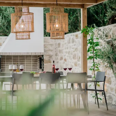 - Heated Pool With Stunning Views, By Zantewize *