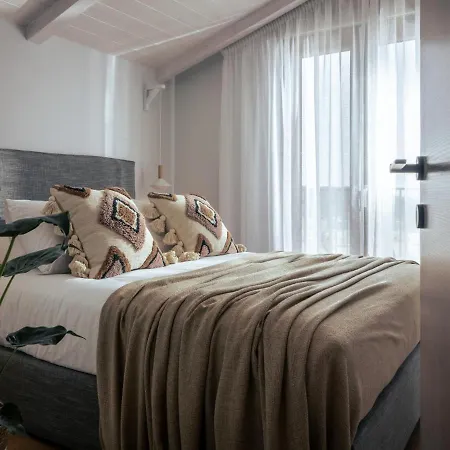 빌라 - Heated Pool With Stunning Views, By Zantewize