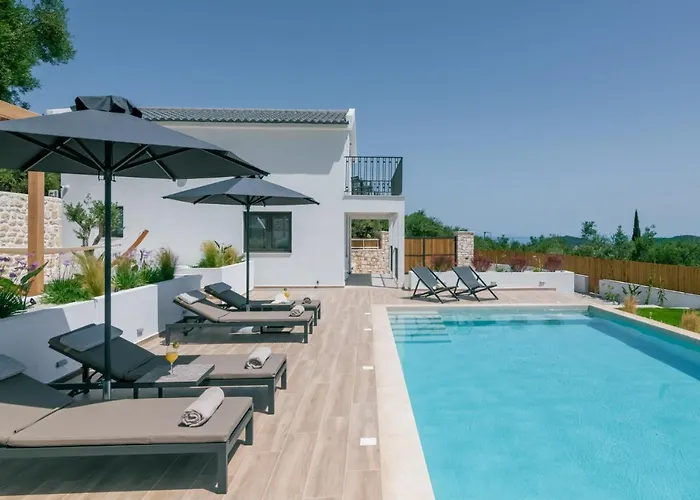 Villa - Heated Pool With Stunning Views, By Zantewize *
