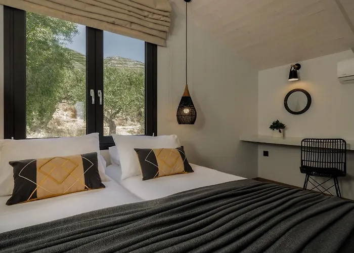 Villa - Heated Pool With Stunning Views, By Zantewize *