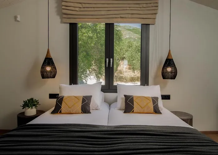 Villa - Heated Pool With Stunning Views, By Zantewize *