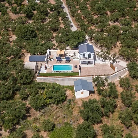 - Heated Pool With Stunning Views, By Zantewize Vila *