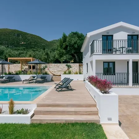 - Heated Pool With Stunning Views, By Zantewize *