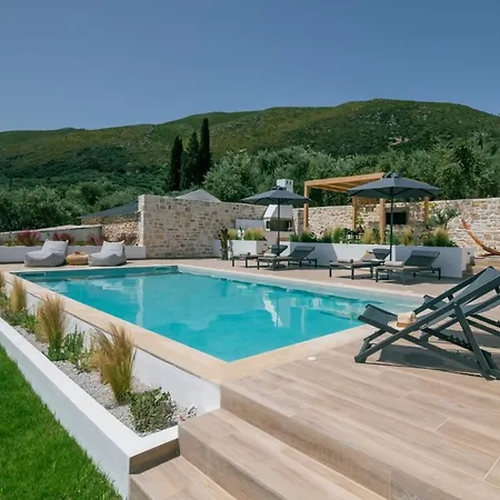 וילה - Heated Pool With Stunning Views, By Zantewize